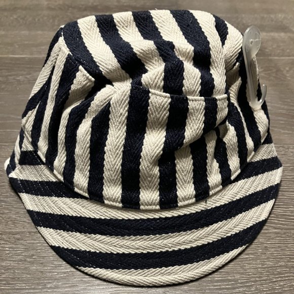 GAP Textured Black & White Stripe Bucket Hat - NWT - Picture 4 of 4